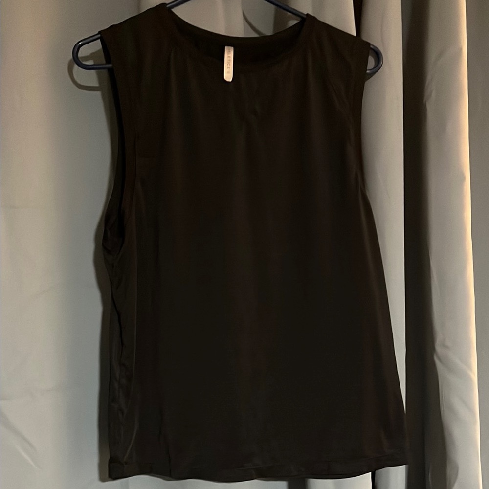 Fabletics Woman’s Muscle Tea